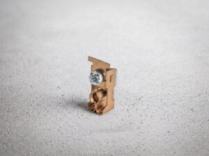 Kontaktklemme mit Schraubanschluss aus Kupferlegierung für SCHUKO-Steckdosen — Stanzbiegeteil mit Buchsenkontakt und Klemmschraube, Installationstechnik · Biegema